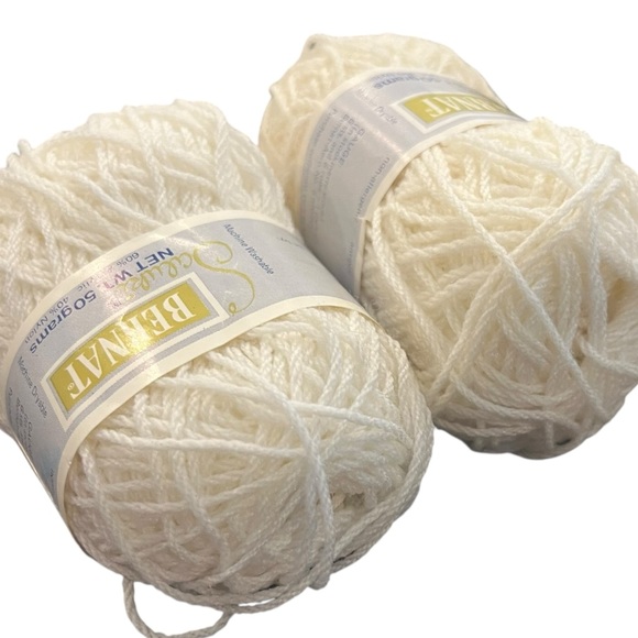 2 Skeins Bernat Natural Yarn Barella Sportspun Saluki‎ WHITE Soft Acrylic Nylon - Picture 5 of 10